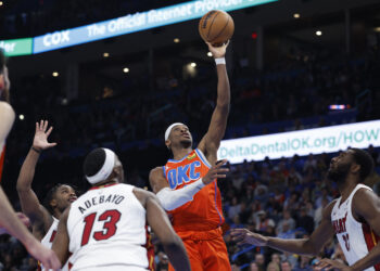 NBA-best Thunder sink Heat as T-Wolves edge Spurs