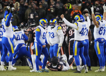 Rams, Patriots win to set up NFL playoff final four