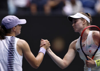 Rybakina stuns Swiatek to reach Australian Open semis