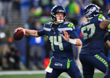 Seahawks down Rams to secure Super Bowl berth