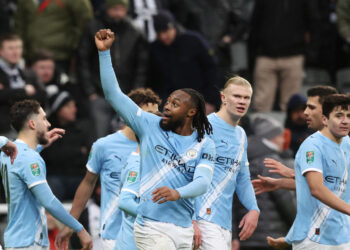 Semenyo fires City past Newcastle in League Cup