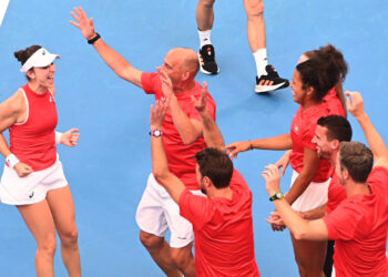 Swiss in United Cup final as Bencic beats heat, stress
