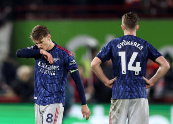 Arsenal drop points in Premier League title race