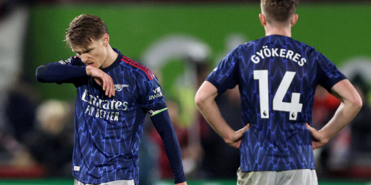 Arsenal drop points in Premier League title race