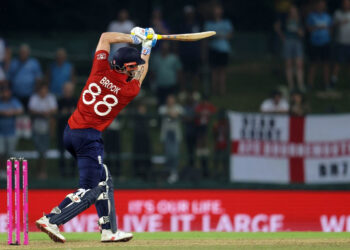 Brilliant Brook lifts England into T20 World Cup semis