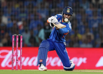 India thrash Zimbabwe in T20 World Cup; SA into semis