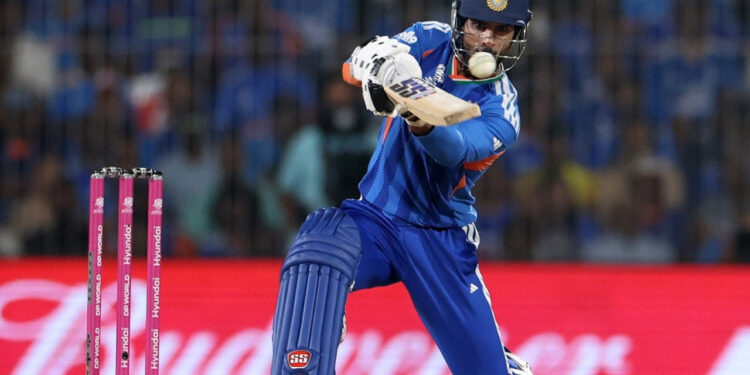 India thrash Zimbabwe in T20 World Cup; SA into semis