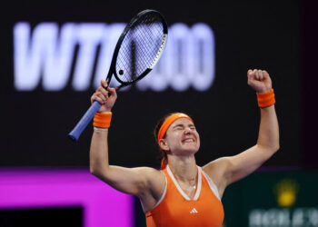 Muchova beats Mboko in Qatar to end title drought