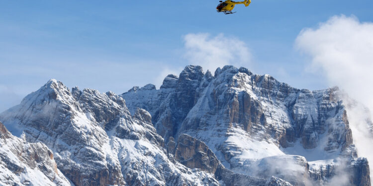 Vonn crashes out as Johnson claims downhill gold