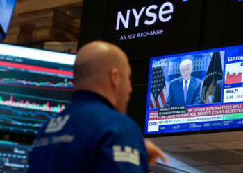 Wall Street keeps calm after Supreme Court ruling