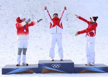 Wang Xindi takes gold in freestyle skiing aerial