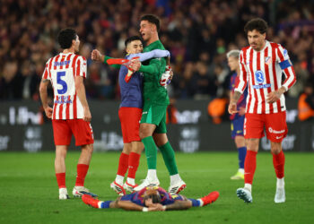 Atletico scrape through to Copa del Rey final