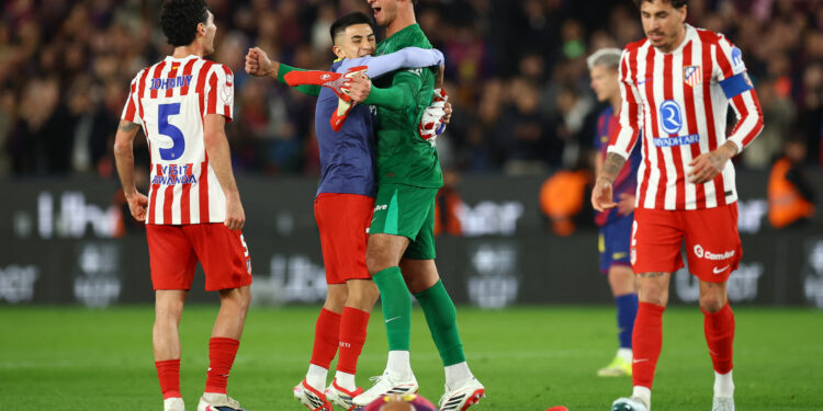 Atletico scrape through to Copa del Rey final