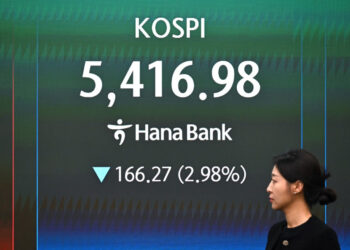 HK, regional stocks head south