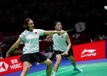 HK shuttlers make winning starts at All England Open