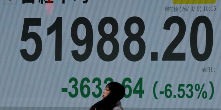 HK stocks slip as inflation fears take toll on region
