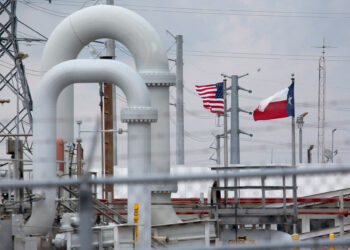 US Treasury yields rise as oil prices surge