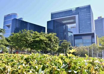 Officials to tour European Universities
