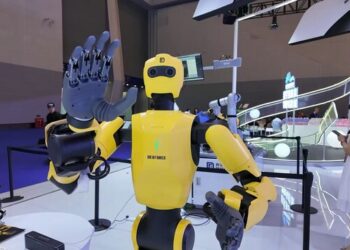 WCIFIT Opens in Chongqing with 1,400 Global Firms, Showcasing Robots, Flying Cars, and Local Cuisine