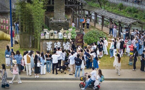 Global artists gather in China’s ‘millennium porcelain capital’