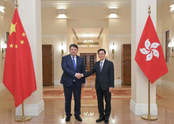 CE meets Kazakh Deputy PM