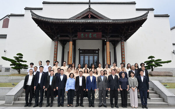 CE promotes HK in Fujian