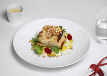 Air France renews exclusive partnership with Michelin-starred chef Julien Royer, offering new exceptional dishes in La Première and Business cabins