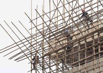 Smoking banned on construction sites