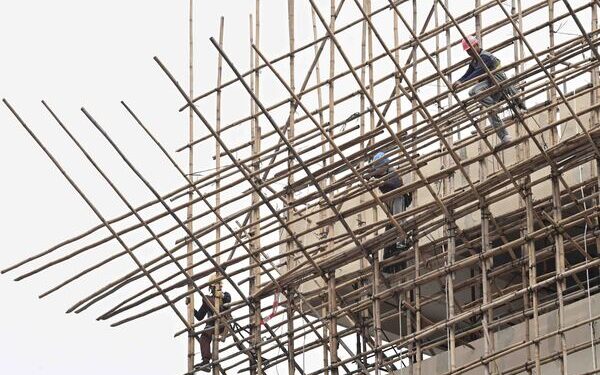 Smoking banned on construction sites