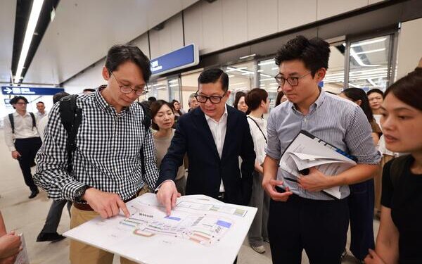 Security chief views Huanggang Port
