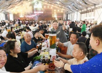 Xinhua Silk Road: Int’l beer festival kicks off in ice and snow world of Harbin, NE China