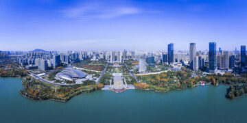 Foreign visitors get a close look at Hefei’s emerging tech sector