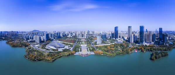Foreign visitors get a close look at Hefei’s emerging tech sector