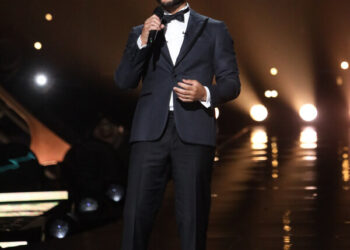 John Legend’s Musical Journey with Singer: Chinese Netizens Hail a “Masterclass”