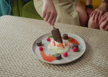 Yili’s Global Online Tour Unveils Layers of Surprise with Cremo Ice Cream in Thailand