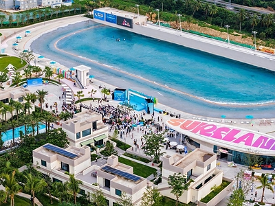 Hainan Travel —- Stepping Into a New Cultural‑Tourism Landmark of “Surf‑Plus” Concept Chasing Waves at Riyue Bay, Wanning, Hainan Province, China