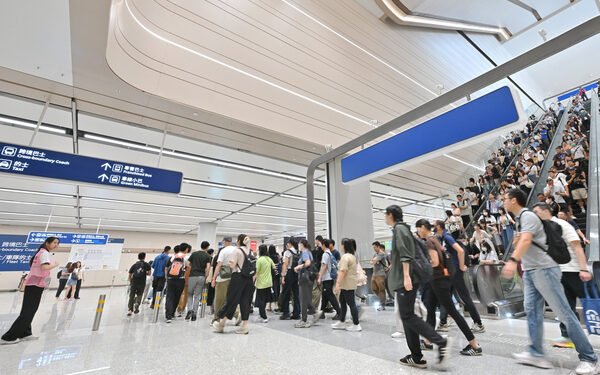First large-scale test held at port