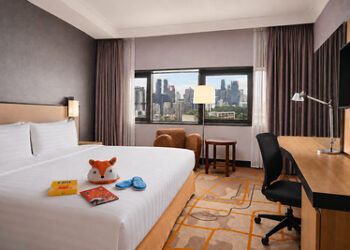 Holiday Inn Singapore Atrium Launches Little Explorers Hotel Privileges for Year-End Family Getaways