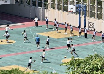 Over 1,500 teachers commended