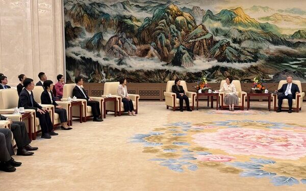 SED meets state leader in Beijing