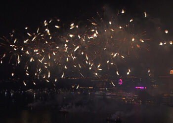 Harbour dazzles on National Day