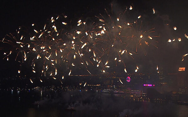 Harbour dazzles on National Day