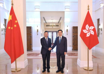 CE meets environment minister