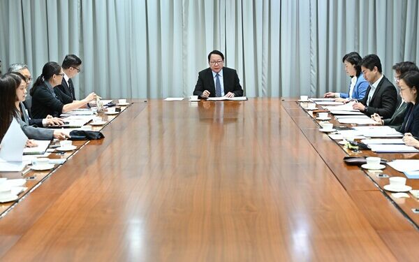 Huanggang Port ready for travel rush