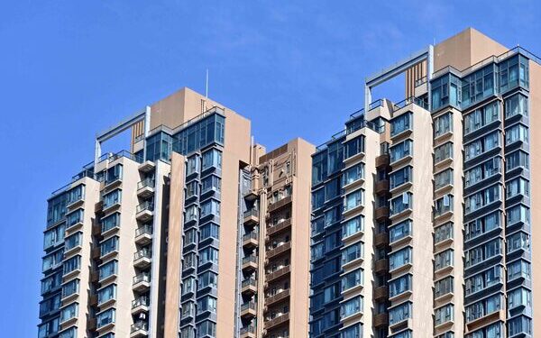 100k private flats projected